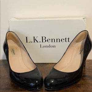 Black L.K. Bennett pumps